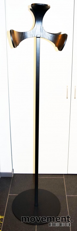 Stumtjener fra Swedese, modell Hanahana,design Shinobu Ito, 181cm hoyde, pent brukt Stumtjener fra Swedese, modell Hanahana,design Shinobu Ito, 181cm hoyde, pent brukt