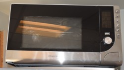 Kenwood mikrobølgeovn med grillfunksjon, rustfritt stål, KEN CJSS252, pent brukt