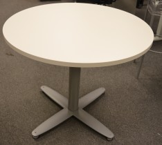 Loungebord i hvitt / grålakkert metall fra Kinnarps, T-serie, Ø=90cm, høyde 73cm, pent brukt / NY plate