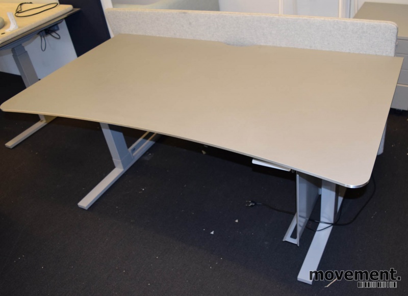 Solgt!Elektrisk hevsenk skrivebord fra - 1 / 4