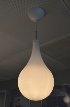 Taklampe / pendellampe Belid Cooper, hvitt glass, Ø=20cm, pent brukt