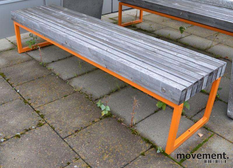 Solgt!Utemøbler: Sittebenk fra Vestre, - 1 / 2