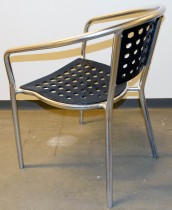 Enkle utestoler i metall/plast til restaurant, kafe etc, stablebare, pent brukt