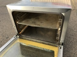 Unox stekeovn for storkjøkken / kafe, modell XF135 Arianna, 70 programmer, 3000Watt, pent brukt