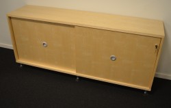Skjenk / printerskap / AV-skap til konferanesrom i bjerk fra Skandiform, bredde 160cm, pent brukt