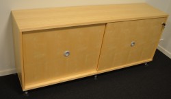 Skjenk / printerskap / AV-skap til konferanesrom i bjerk fra Skandiform, bredde 160cm, pent brukt