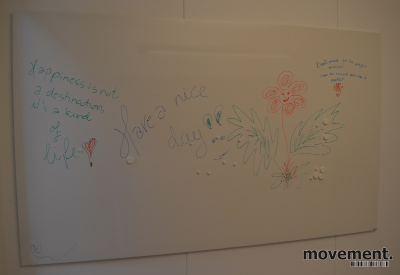 Solgt!Vegghengt whiteboard i hvitt fra - 1 / 2