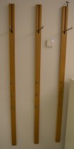 Vegghengt stumtjener / knaggrekke i massiv eik, høyde 170cm, pent brukt