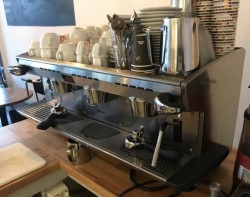Rancilio Classe 8 espressomaskin, 3 gruppers maskin for kaffebar, 400Volt, pent brukt