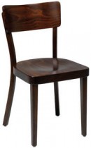 Solid kafèstol / restaurantstol fra Satelliet i brunbeiset treverk, pent brukt