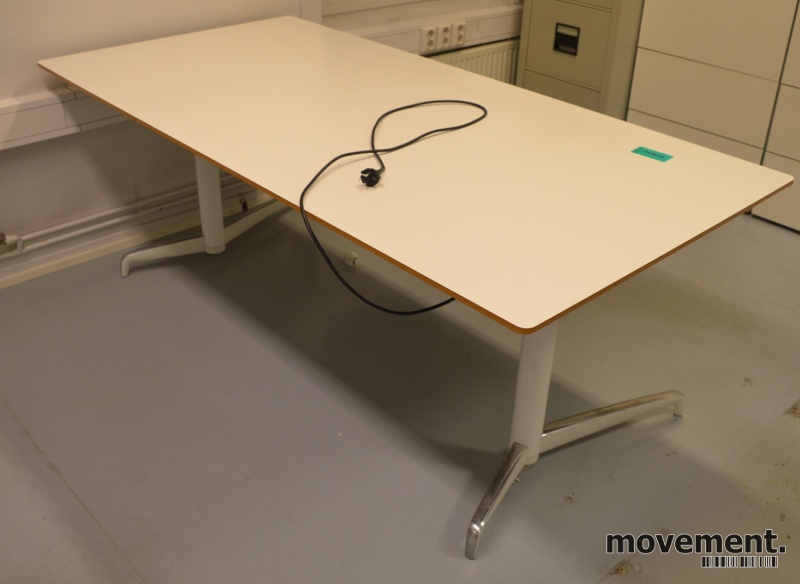 Solgt!Lekkert skrivebord med elektrisk - 2 / 4
