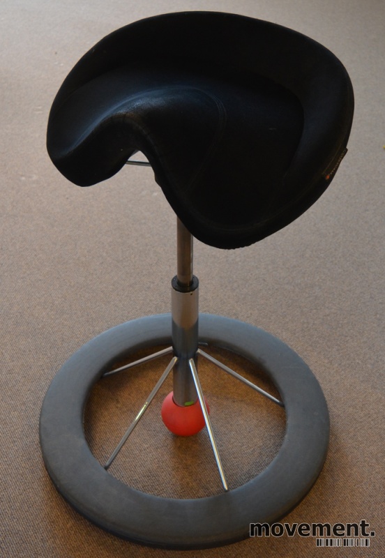 Kontorstol: BackApp ergonomiskkontorstol i sort mikrofiber Kontorstol: BackApp ergonomiskkontorstol i rød mikrofiber
