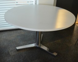 Rundt møtebord / konferansebord / kantinebord i hvitt / krom fra Materia, Ø=120cm, pent brukt