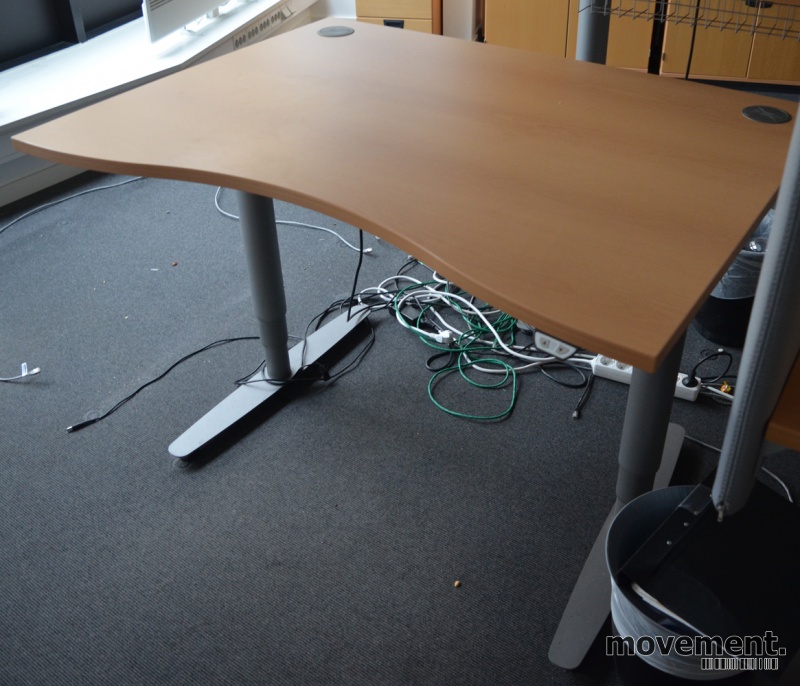 Solgt!Skrivebord med elektrisk hevsenk - 2 / 3