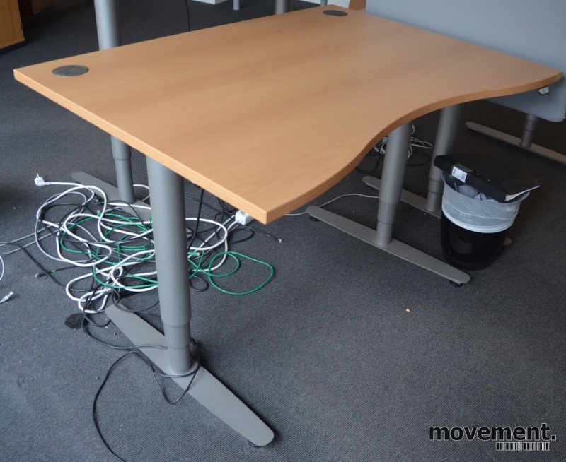 Solgt!Skrivebord med elektrisk hevsenk - 1 / 3