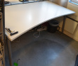 Solgt!Skrivebord i lys grå, 180x90cm med - 1 / 2