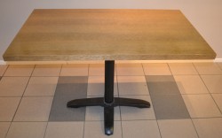 Kafebord med bordplate i eik finer, 120x70cm bordplate, 77cm høyde, pent brukt