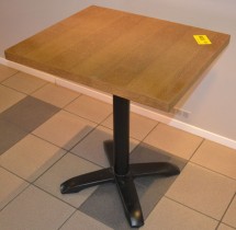Kafebord med bordplate i eik finer, 70x60cm bordplate, 77cm høyde, pent brukt