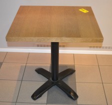 Kafebord med bordplate i eik finer, 70x60cm bordplate, 77cm høyde, pent brukt