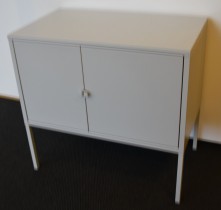 Lite skap i grålakkert metall, Ikea Lixhult serie, 60cm bredde, 57cm høyde, pent brukt