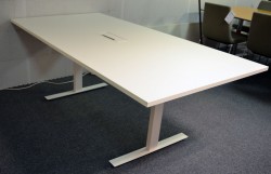 Møtebord i hvitt med kabelluke og kabelsamler, 200x100cm, passer 6-8personer, NY / UBRUKT