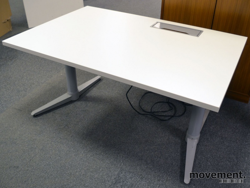 Solgt!Skrivebord med elektrisk hevsenk - 2 / 4