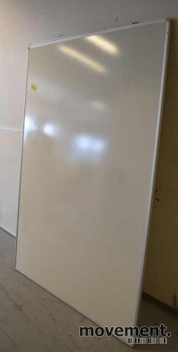 Solgt!Vegghengt whiteboard 200x145cm,