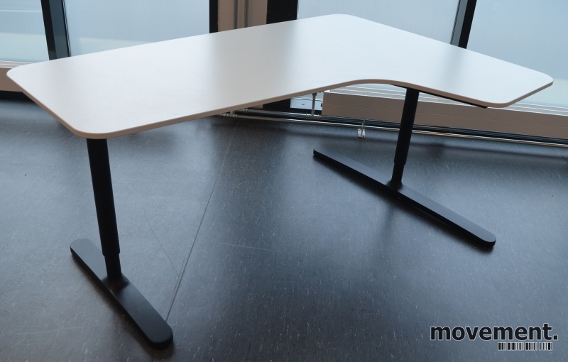 Solgt!IKEA Bekant hjørnebord i hvitt / - 1 / 2