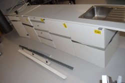 Ikea-kjøkken, Metod-serie med hvite fronter, se delebeskrivelse, kun brukt 7mnd