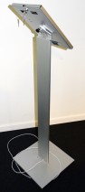 Ipadstativ / nettbrettholder i metall, 110cm høyde, 14,7x19,7 synlig flate, pent brukt