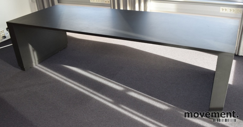 GOS3 Møtebord arbeidsbord fra Gubi isort linoleum GOS3 Møtebord arbeidsbord fra Gubi isort linoleum