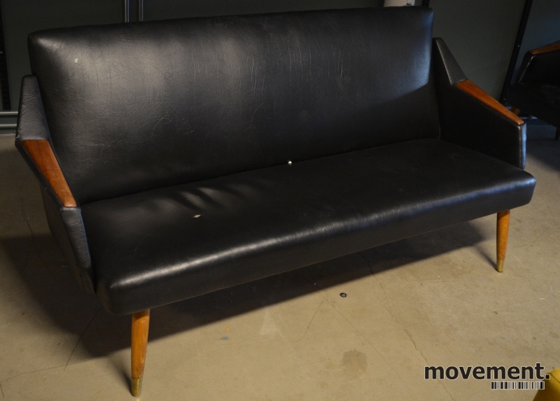 Solgt!2-seter sofa i sort skai / teak, - 2 / 3