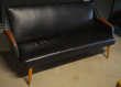 Solgt!2-seter sofa i sort skai / teak, - 2 / 3