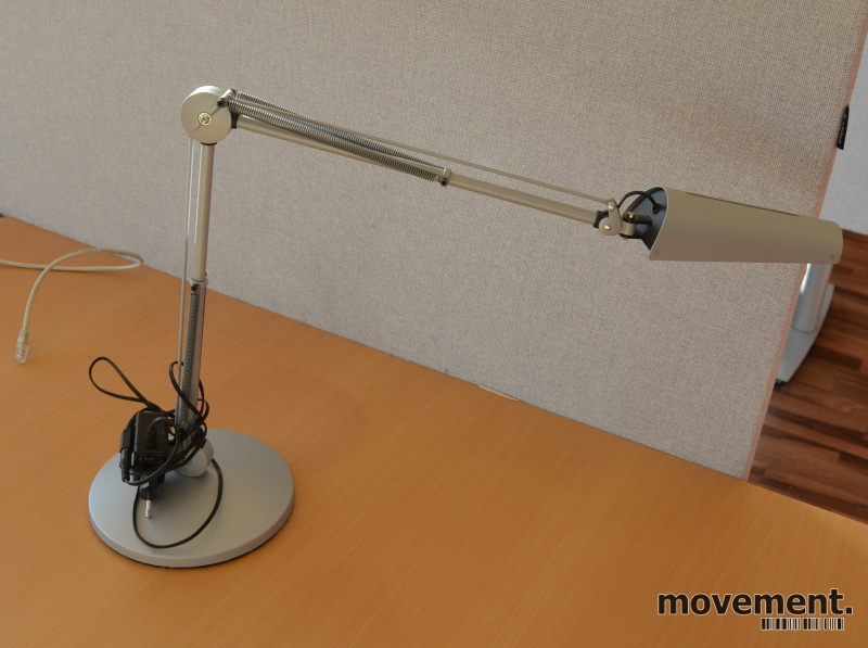 Solgt!Luxo bordlampe modell AIR LED 600 i