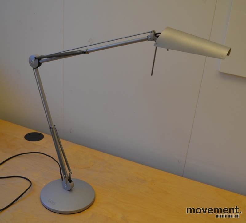 Solgt!Luxo bordlampe modell AIR LED 800 i