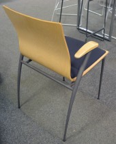 Konferansestol fra Skeie i bjerk / grått stoff, pent brukt