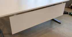 Frontplate / skillevegg / fotskjuler i hvitt fra Narbutas, 144cm bredde, for skrivebord 160cm bredde, NY / UBRUKT