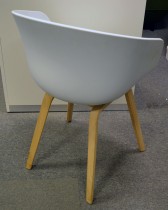 HAY About a chair AAC 22 i hvit / eik, pent brukt