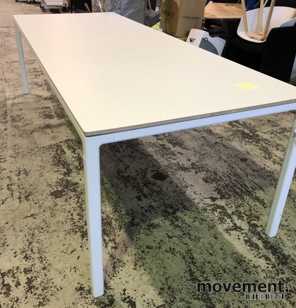 Møtebord konferansebord i hvitt fraHAY, modell T12 Best pris på Hay Spisebord T12 250x95cm Spisebord