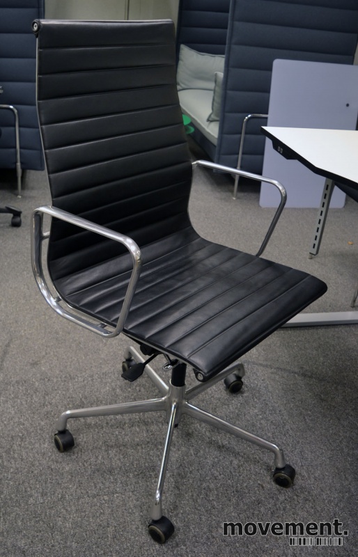 Solgt!Kontorstol: Eames EA119 med høy - 2 / 4