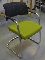 Konferansestol fra Sitland, modell Passepartout, i grønt stoff / mesh / krom, pent brukt