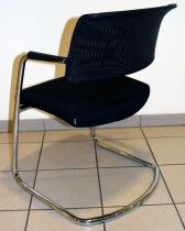 Konferansestol / besøksstol fra Sitland, modell Passe Partout, i sort / mesh / krom, pent brukt