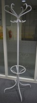 Rörmekano retro/vintage stumtjener i hvitt, 180 cm høyde, med paraplyholder, pent brukt