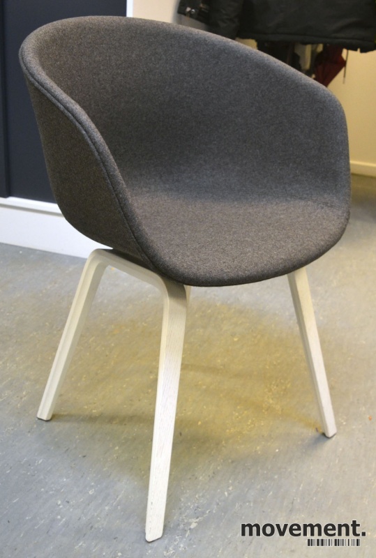 HAY About a chair AAC 23 i NYTRUKKET igråmelert ullstoff HAY About a chair AAC 23 i NYTRUKKET igråmelert ullstoff