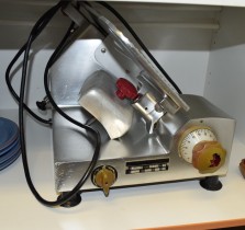 Påleggskjærer, skjæremaskin fra Atom, 25cm kniv, brukt med slitasje