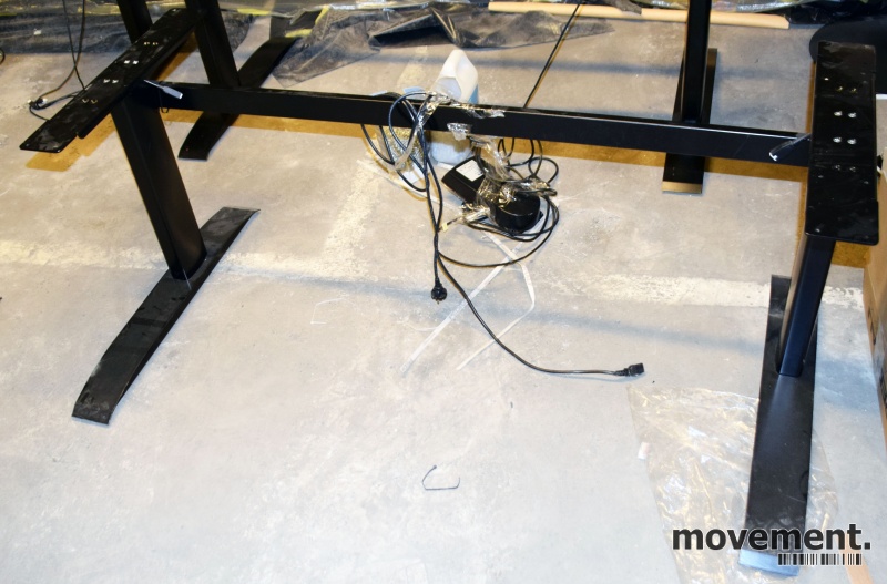 Solgt!Understell for skrivebord i sort
