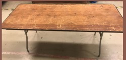 Klappbord med treplate, og innfellbart metallunderstell, 185x78cm bordplate, brukt med kosmetisk slitasje
