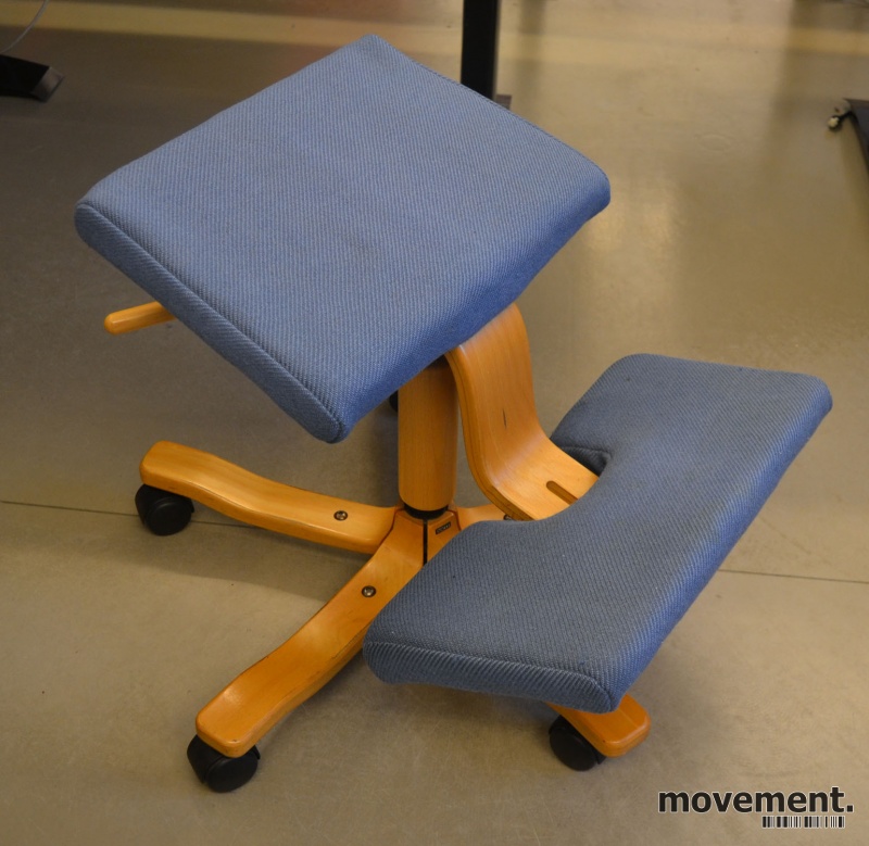 Stokke Balans Ergonomisk balansestol knestol i bøk Stokke Move ergonomisk stol i blåttstoff, base i bøk, pent brukt