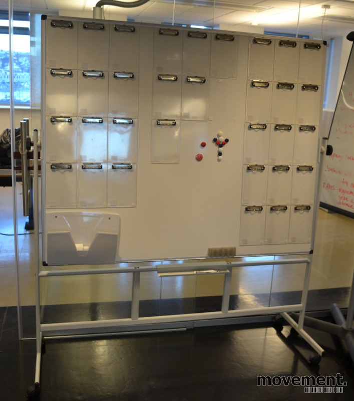 Solgt!Whiteboard på hjul / stativ,