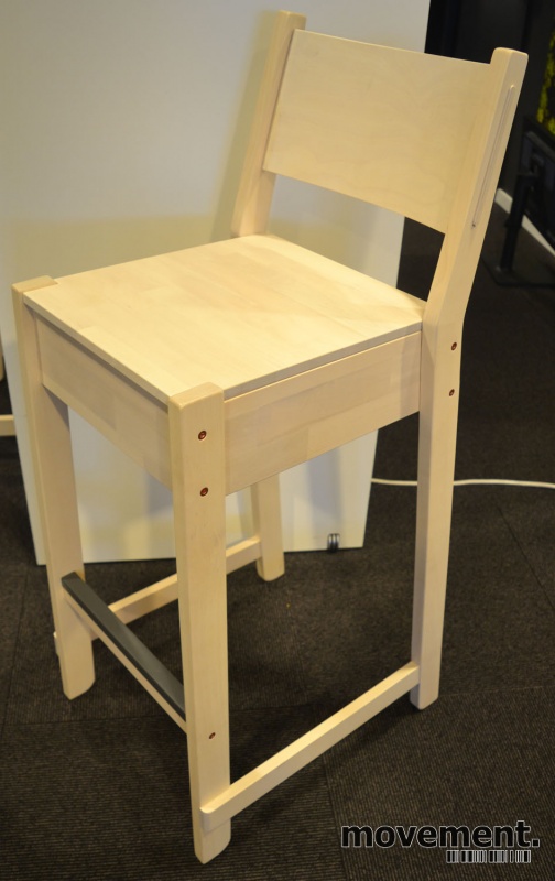 IKEA Norråker barkrakk i hvitlasertbjerk, sittehøyde 74cm IKEA Norråker barkrakk i hvitlasertbjerk, sittehøyde 74cm
